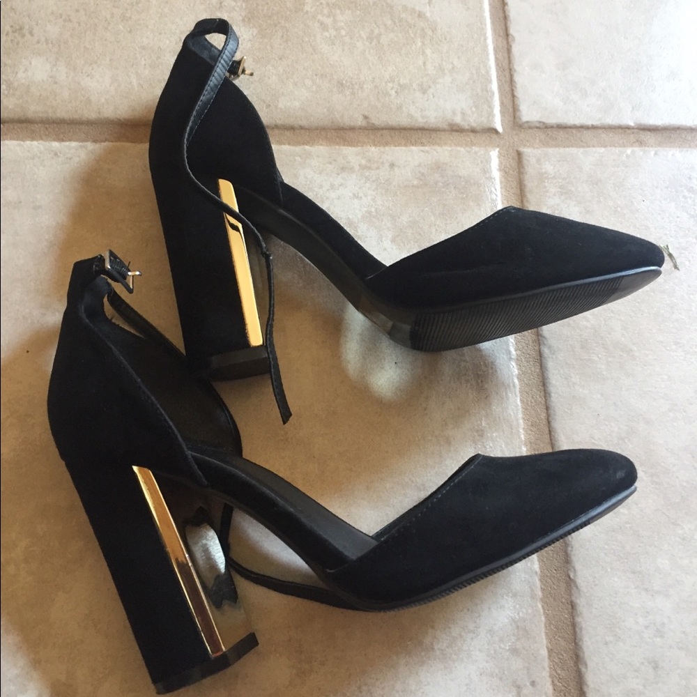 Black sude block heel pumps